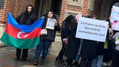 Суд в Москве оштрафовал уроженок Азербайджана, вышедших на пикет