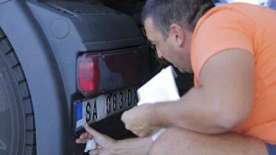 Косово: дедлайн для смены автомобильных номеров приближается