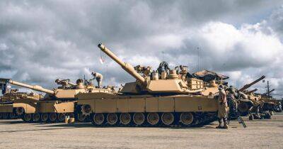 Танки Abrams и западные истребители: Резников выразил оптимизм в передаче нового оружия ВСУ