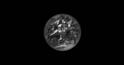 Как выглядит Земля на высоте 350 км: аппарат NASA сделал редкие снимки планеты (фото)