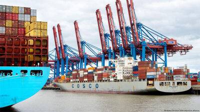Німеччина схвалила суперечливі інвестиції Китаю в порт Гамбурга