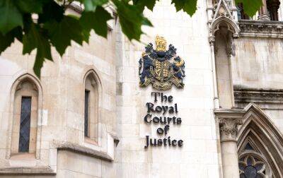 Британський суд зняв заборону на арешт активів РФ у справі ЮКОСу на 50 млрд доларів