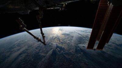 Орбиту МКС пришлось поднимать, чтобы избежать столкновения станции с российским космическим мусором