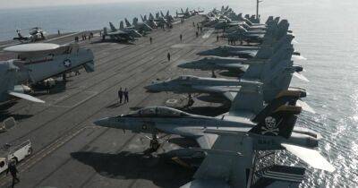 Команда американского авианосца "Джордж Буш" готова воевать с Россией, — командир