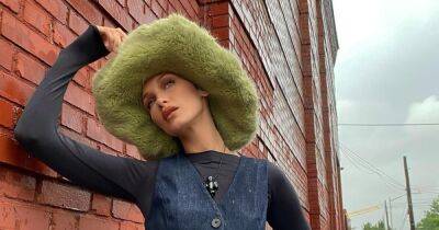 Белла Хадид - Белла Хадид показала, какую шапку выбрать осенью и зимой 2022 (фото) - focus.ua - Украина - Нью-Йорк