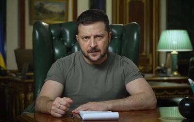 Зеленский заявил о жестоких боях на Донбассе