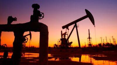 США пересмотрят ограничения на российскую нефть – Bloomberg