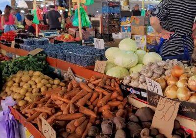 Самое время запасаться: на рынках резко упали цены на картошку, буряк и капусту - сколько стоит