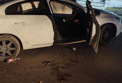 В Твери водитель Volvo врезался в бордюр тротуара, пострадал его пассажир
