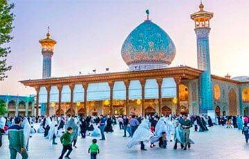 Неизвестные устроили побоище в одной из величайших святынь Ирана