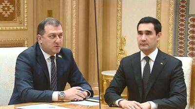 Посол Грузии вручил президенту Туркменистана верительные грамоты
