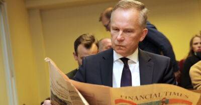 Бывший глава Банка Латвии Римшевич проиграл иск о взыскании зарплаты в 151 000 евро