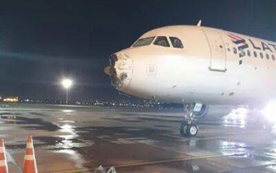 В Парагвае самолет во время полета "потерял" нос и двигатель