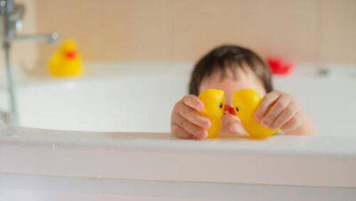 Внезапно: все больше малышей в Израиле тонут в домашних ваннах
