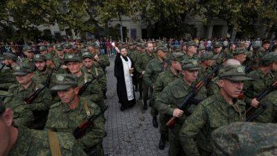 Кузбасский священник говорил с мобилизованными о "гробах"