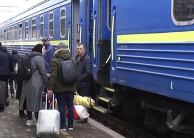 С билетом можно остаться на перроне: Укрзализныця изменила графики движения всех поездов - как