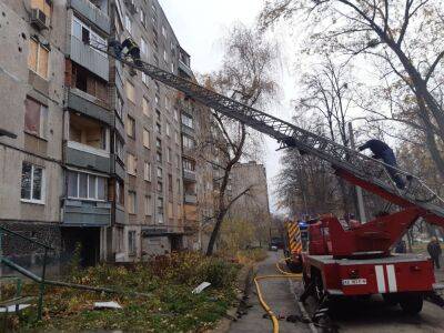 На Салтовке девятерых жителей спасли из горящей девятиэтажки (фото)