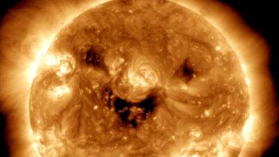 Смайлик в небе: ученым удалось снять смеющееся солнце