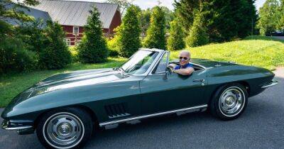 Джо Байден поучаствовал в гонке на своем Corvette и жег шины на электропикапе Ford (видео)