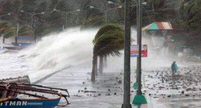 Потужний тайфун забрав десятки життів на Філіппінах (відео)
