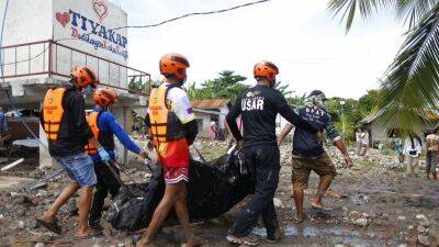 Тайфун "Налге" угрожает столице Филиппин