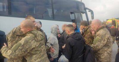 Новый обмен состоялся: в Украину вернули из российского плена 52 человека (фото и видео)