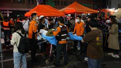 59 человек погибли и 150 пострадали в результате давки в центре Сеула по случаю Хэллоуина (власти)