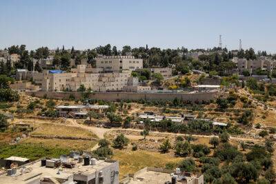 Теракт в Кирьят-Арбе, ранены двое израильтян