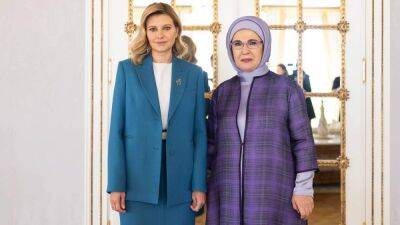В костюме от украинского бренда: Елена Зеленская встретилась с первой леди Турции
