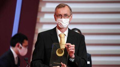 Нобелевскую премию по физиологии или медицине вручили за изучение древнего человека