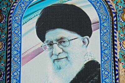 Хаменеи обвиняет Израиль в организации беспорядков в Иране