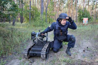 Робот «Бобер» уничтожает мины в Харьковской области (Фото)