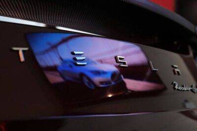 Акции Tesla упали на 4,4 процента после публикации отчета о поставках машин в третьем квартале