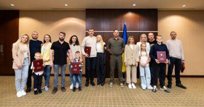 Командиры "Азова" встретились со своими семьями в Турции