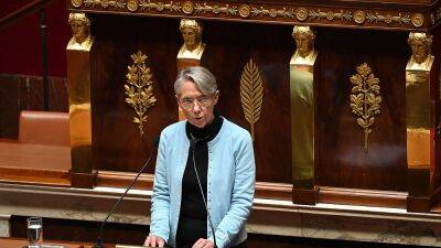 Элизабет Борн: "Отказ от санкций был бы отказом от Украины"