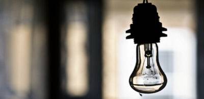 Відключень не було вже два дні: коли в домівках українців знову може зникнути світло
