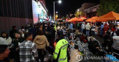 Число жертв давки на Хэллоуин в Сеуле выросло: в Корее объявлен национальный траур (видео)