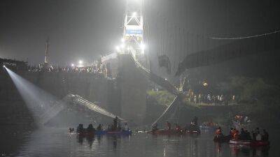 Обрушение моста в Индии: жертв может быть ещё больше