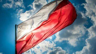 Россиянам отменили упрощенное трудоустройство в Польше