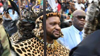 В ЮАР прошла коронация короля зулусов - первая за полвека