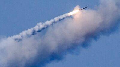 РФ випустила по Україні півсотні ракет, збито 44 з них плюс вертоліт