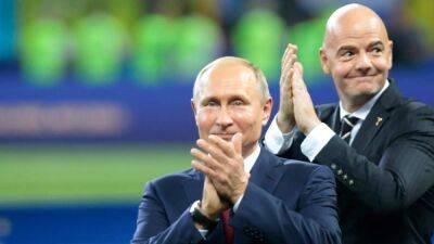 Дадут посмотреть на цивилизацию: ФИФА продала российским пропагандистам права на показ ЧМ-2022