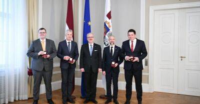 Президент наградил медалями Пуце, Кайминьша, Борданса и Пабрикса