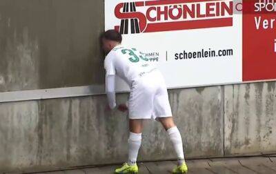 Алексей Окслейд-Чемберлен - Футболист влетел в бетонную стену во время игры - korrespondent.net - Украина - Германия