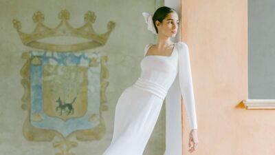 Свадебные платья для холодного времени года: стильные варианты, которые понравятся невестам