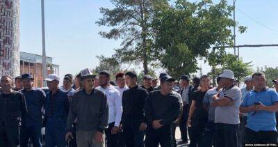 Президент Кыргызстана встречается с жителями Узгенского района, где граждане требуют ответов по передаче водохранилища Узбекистану