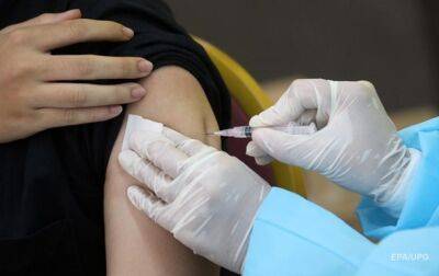 Украина получила 500 тысяч доз вакцины против штамма Омикрон - korrespondent.net - Украина - Польша - Швеция