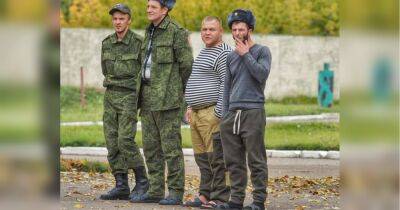 «Половина з похмілля, тому на плацу має чергувати швидка допомога»: російські мобілізовані скаржаться на підготовку до війни