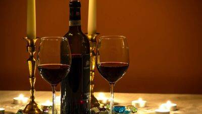 Защищает не только от COVID-19: 5 мифов о красном вине, в которые вы верили