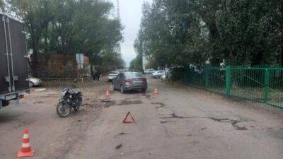 В Омском районе 16-летний водитель мопеда с пассажиркой пострадали в ДТП